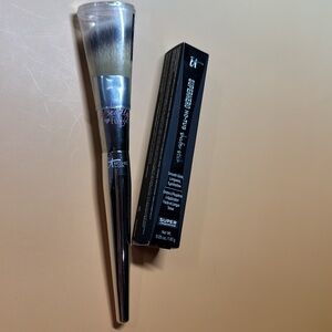 It Cosmetics Silver Cheek #227 Makeup Brush & Eye Shadow Stick NWT